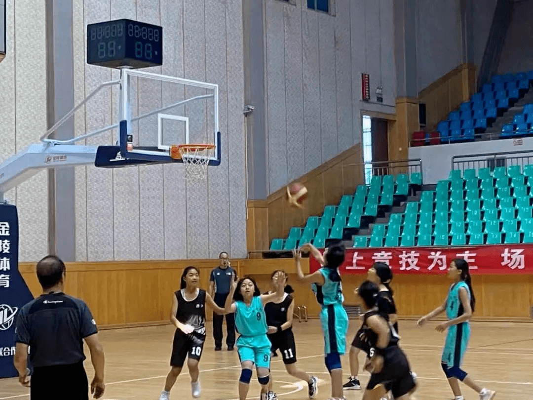 体校排名_体校少年跳水训练图片(3)