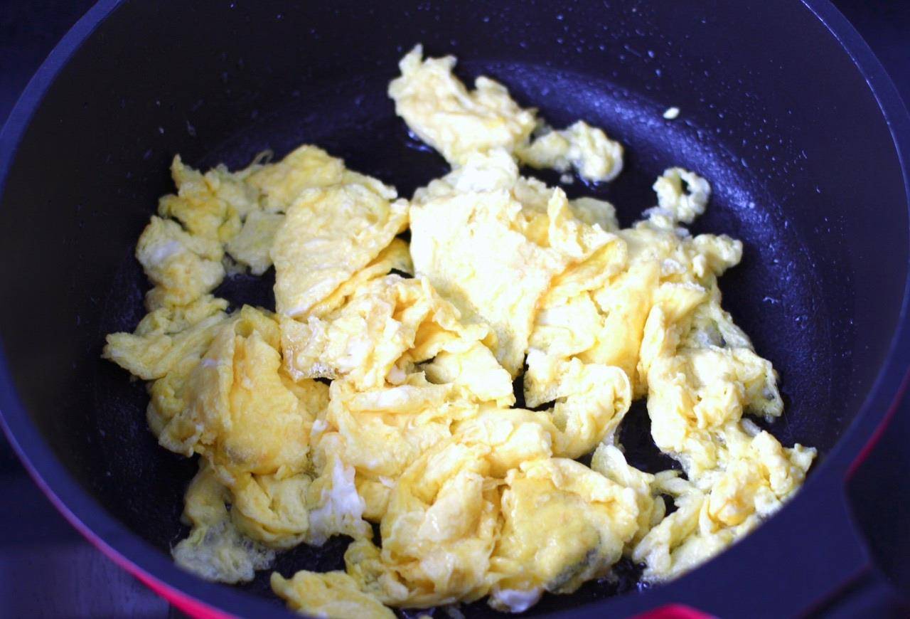 鸡蛋炒大米怎么炒才好吃 7914bc57c1ea4c6183d2f10369bff93b.jpeg