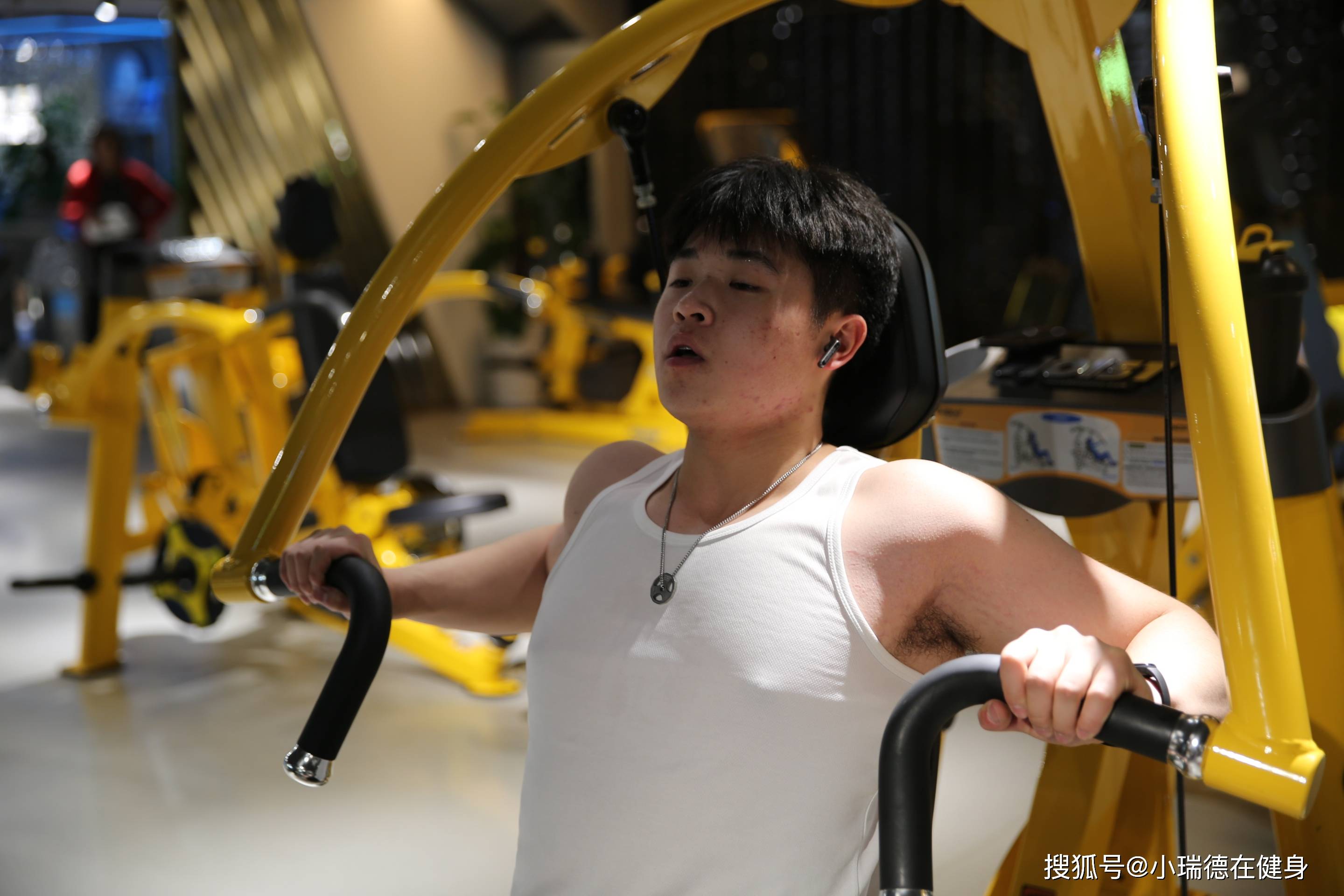健身教练这个行业,是一个前景发展很不错的行业,如果你自己的手中有