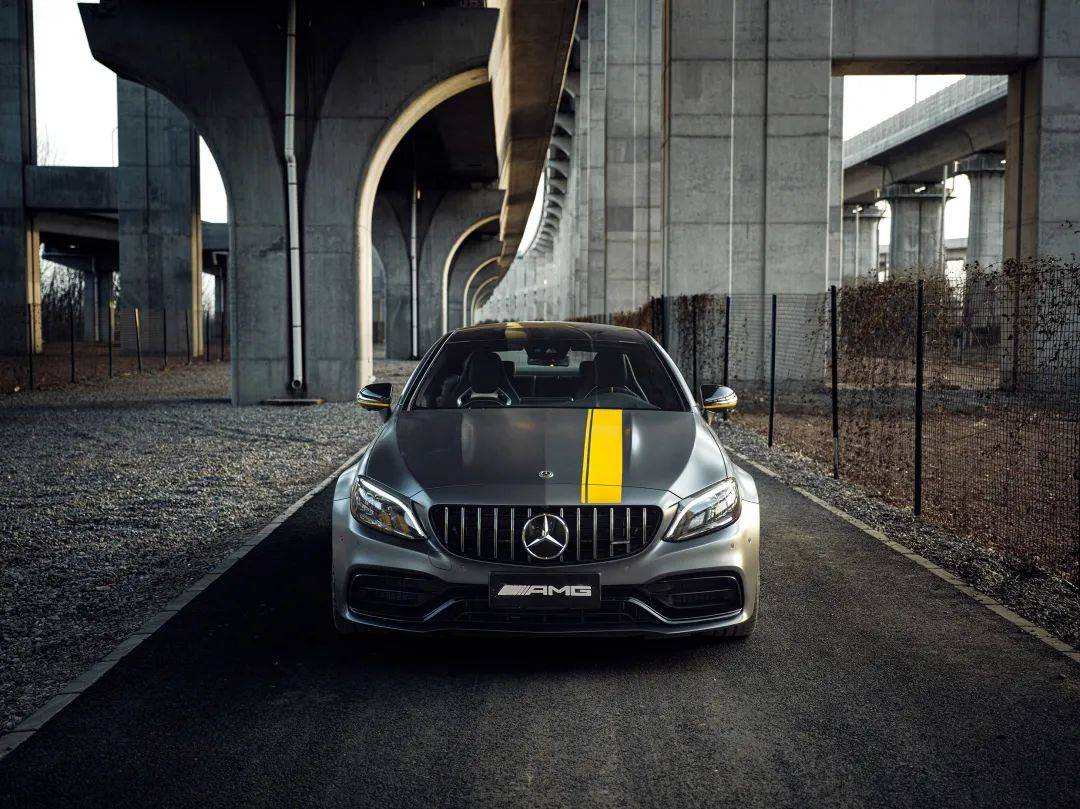 且买且珍惜 amg c63轿跑暗夜特别版上市 最后的4.0t