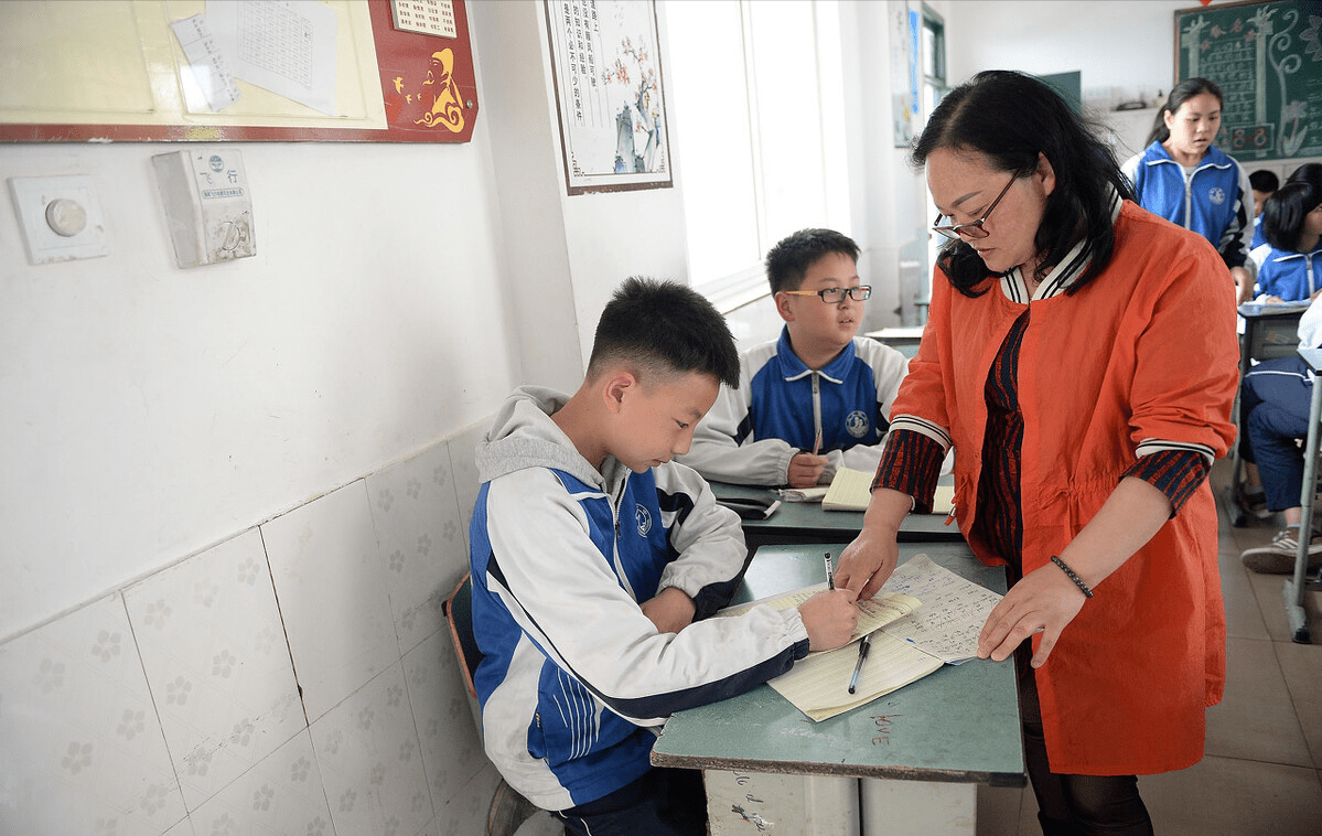 住校和走读差距有多大 b475eccc48b84461a45ce9ad13a1af94.png