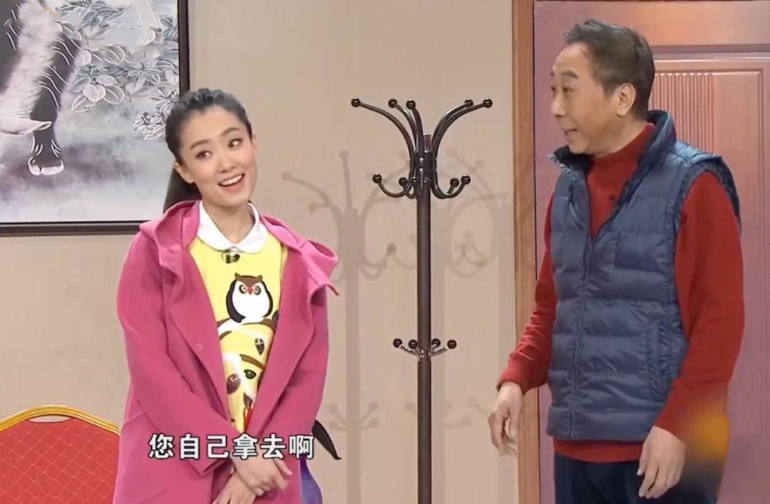 2015年,张小斐搭档冯巩,首度出现在央视春晚的舞台上,于是,决定尝试由