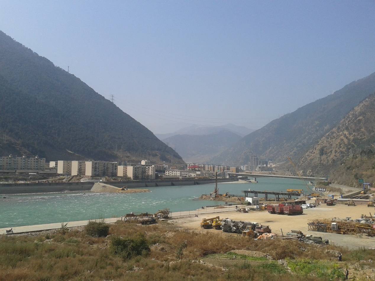 鸡肉肠爬满蛆虫？ 良品铺子上市后危机不止食品