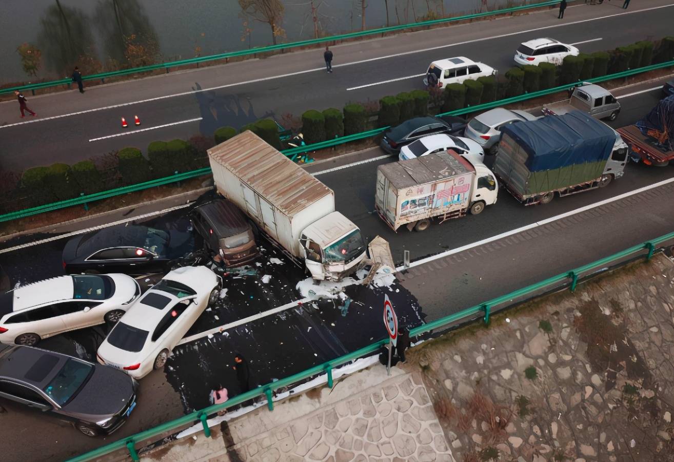 世界上最大的车祸图片