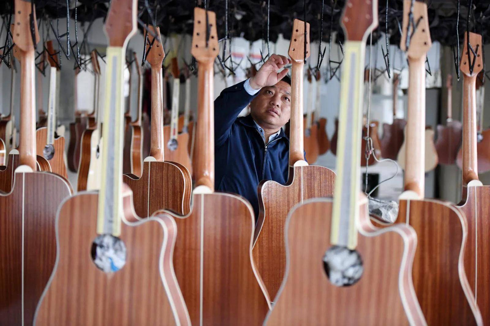 旅行吉他排行_六月份旅游排行榜城市中国6月份适合旅游的地方