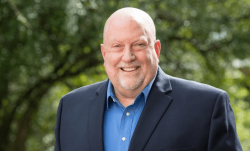 多明尼克校友 | 助力论文平台下载量突破100万_莱尔