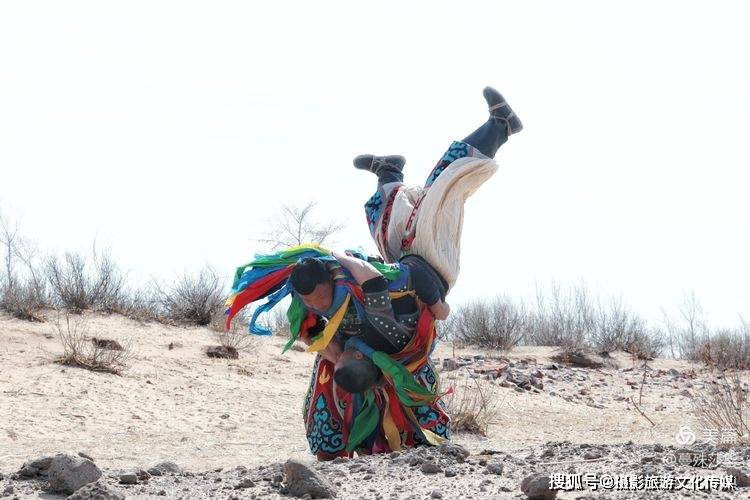 蔓殊莎华影像博克蒙古摔跤独特风格