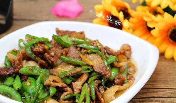 辣椒炒肉的做法最正宗的做法 f333ca0861d04061b1f88753a3015230.jpeg