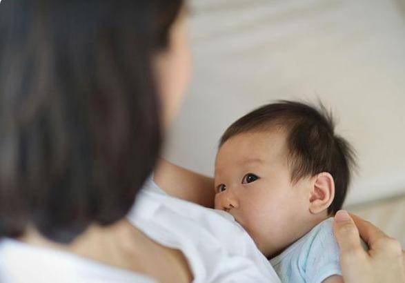 婴儿几个月出门合适 0b785413195040f082532a1674b91411.jpeg