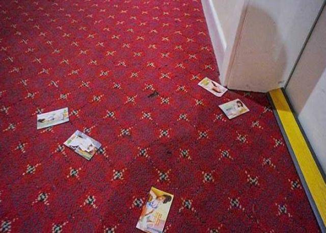 若在酒店门缝下发现“小卡片”，别动歪脑筋，保洁阿姨：长点心吧