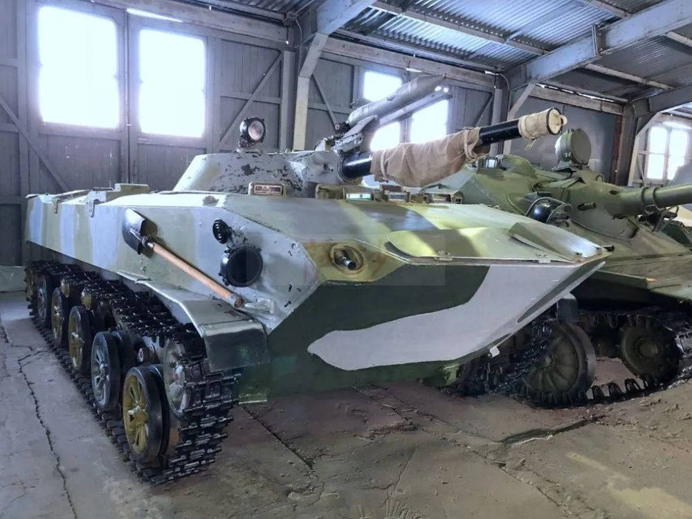 苏联bmd-1伞兵战车:空降兵的黄金搭档,水陆两栖的杰作
