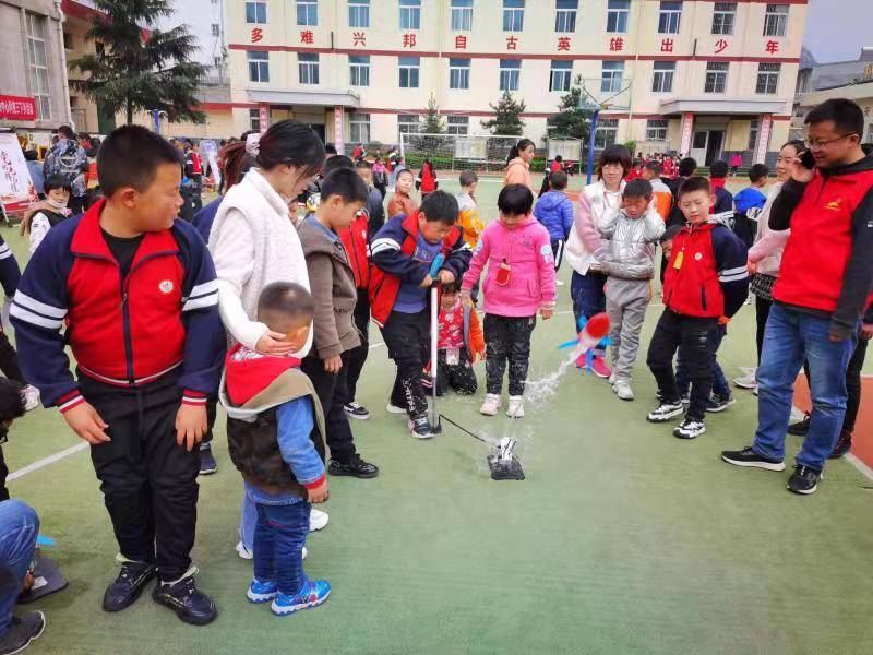党史|宝鸡市太白县青少年校外活动中心开展＂红心向党＂进校园和科技三下乡系列活动
