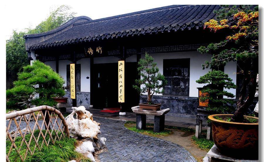 百年盐商宅邸 扬州个园除了四季假山以外，周边的美食也是一绝