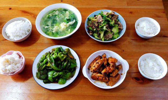 4口人宅在家7天午餐这样吃每天3菜1汤家里有人会做饭就是好