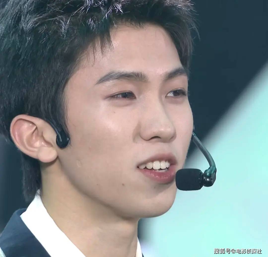 创造营2021粉丝见面会失去滤镜加持14位选手的皮肤状态很真实