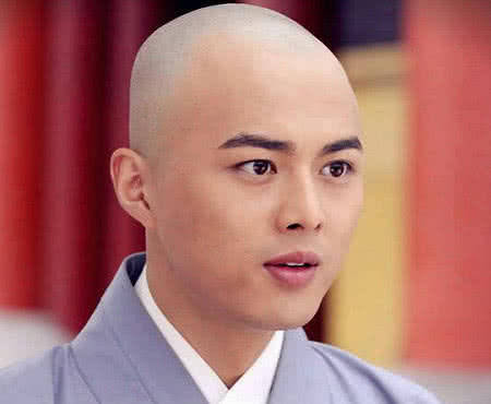 原创还记得活佛济公"可爱鼻祖"必清?如今35岁留长发,帅到认不出!