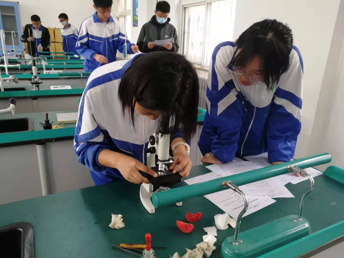 全力备战 迎接中考—濮阳市油田第五中学举行理化生中招实验模拟测试