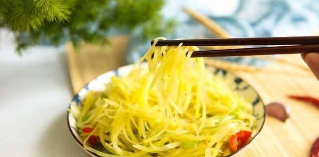 炒土豆丝用白醋行吗 0104e4b592db4c40a375724e2e2a550e.jpeg