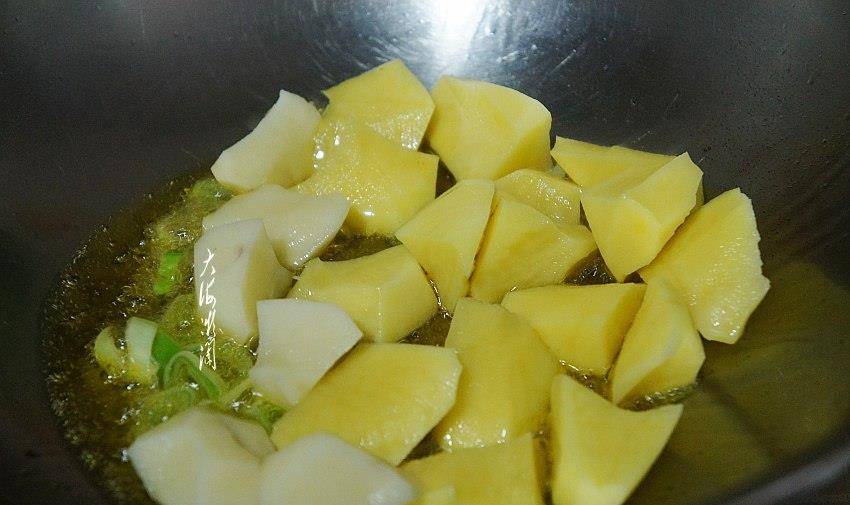 什么炖土豆适合孩子 93846164d8e34439b03d37d07681b0cf.jpeg