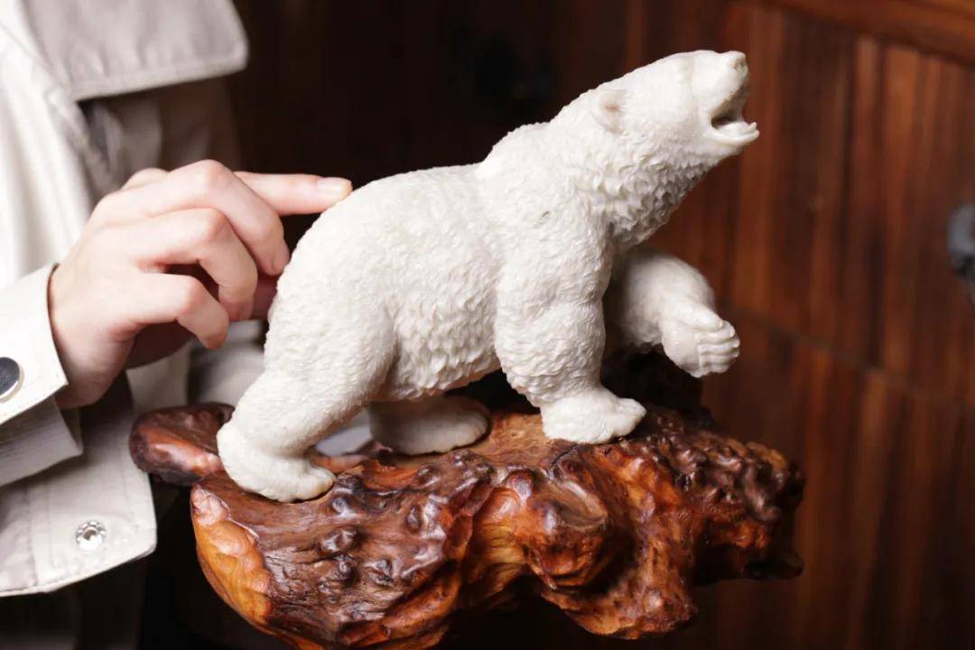 印石文化|寿山石雕刻的北极熊，实在太逼真了_手机搜狐网
