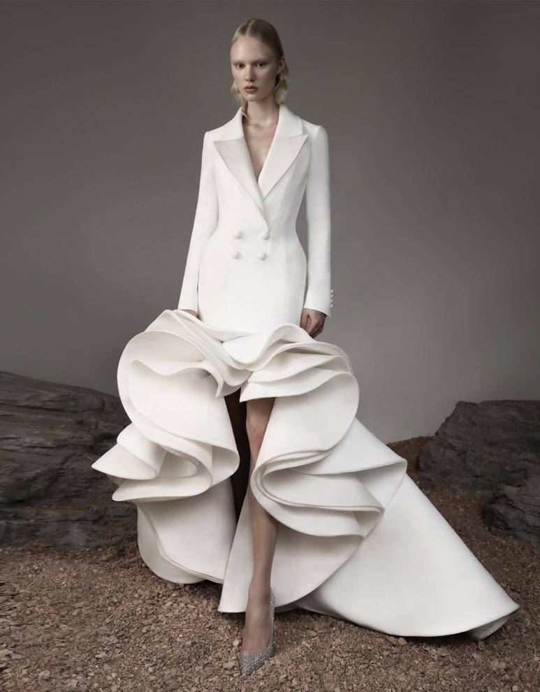 曾让张馨予惊艳红毯的ashistudio发布2021秋冬高定浮夸但好看