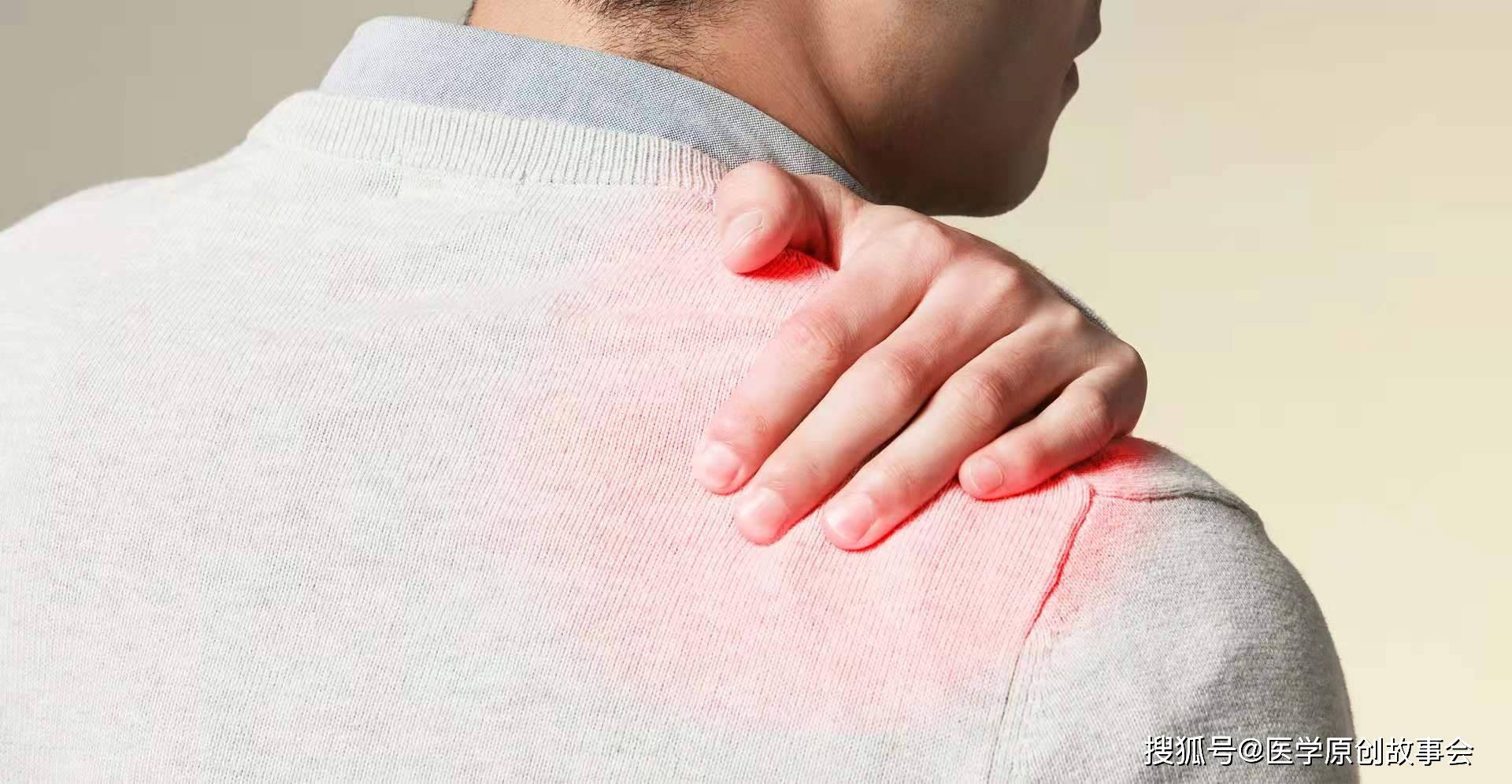 体内有癌,肩膀先知,肩膀若有这一种表现,很可能是癌症的信号_刘先生