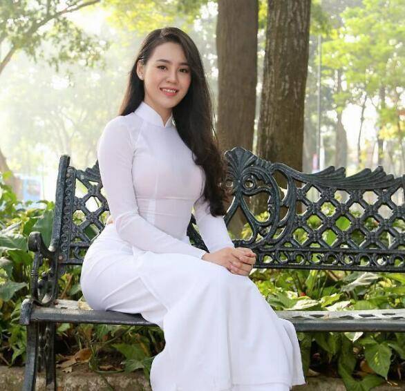 越南靓女每周坚持去健身房,配合普拉提运动,身材曲线性感迷人_手机