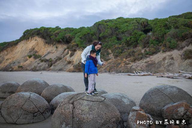 世界最神奇的海滩之一，摩拉基大圆石，令人叹为观止的未解之谜