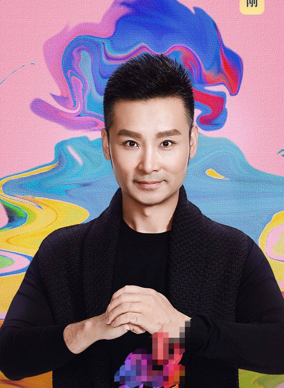 刘和刚晒近况,称出身农村心痛盒饭被倒,回老家祭祖磕头引热议