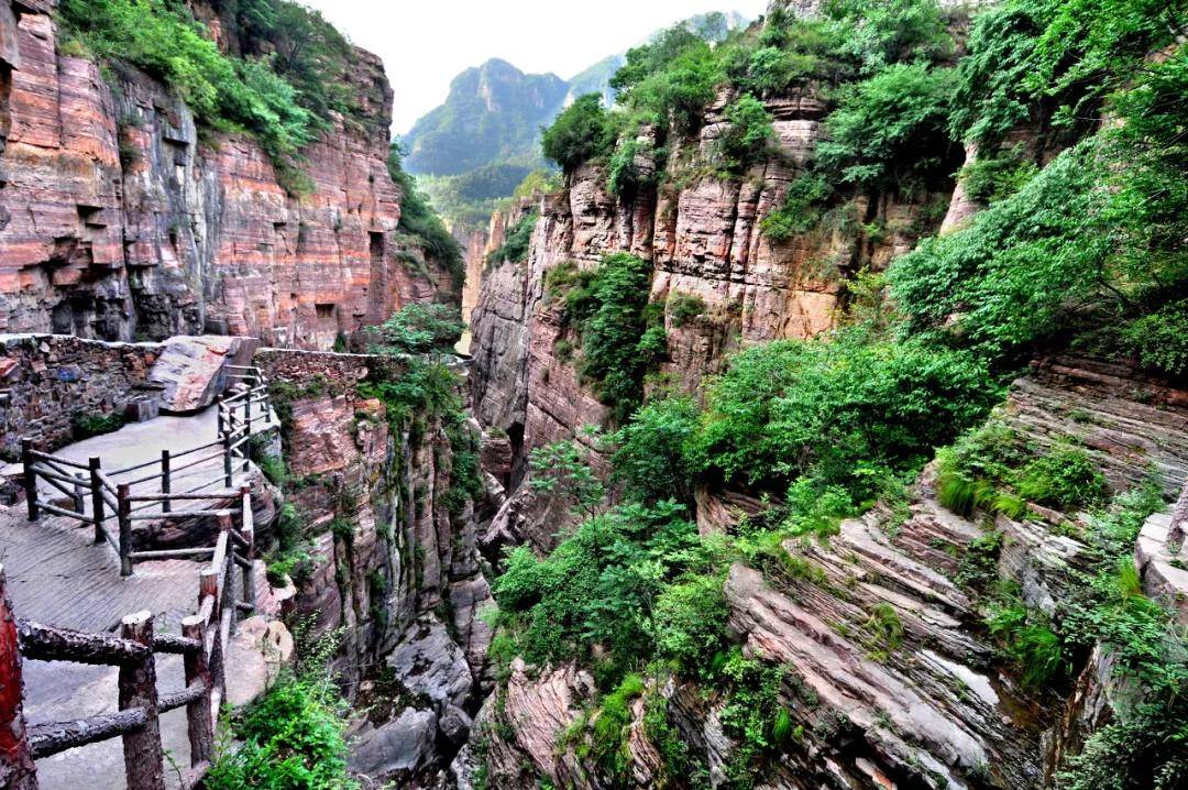 中国最危险的村庄，坐落在1700米的悬崖上，只有1%的人知道！