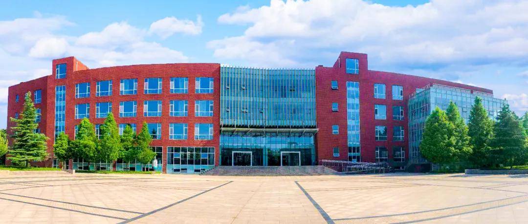 家长说有一所学校叫恒德