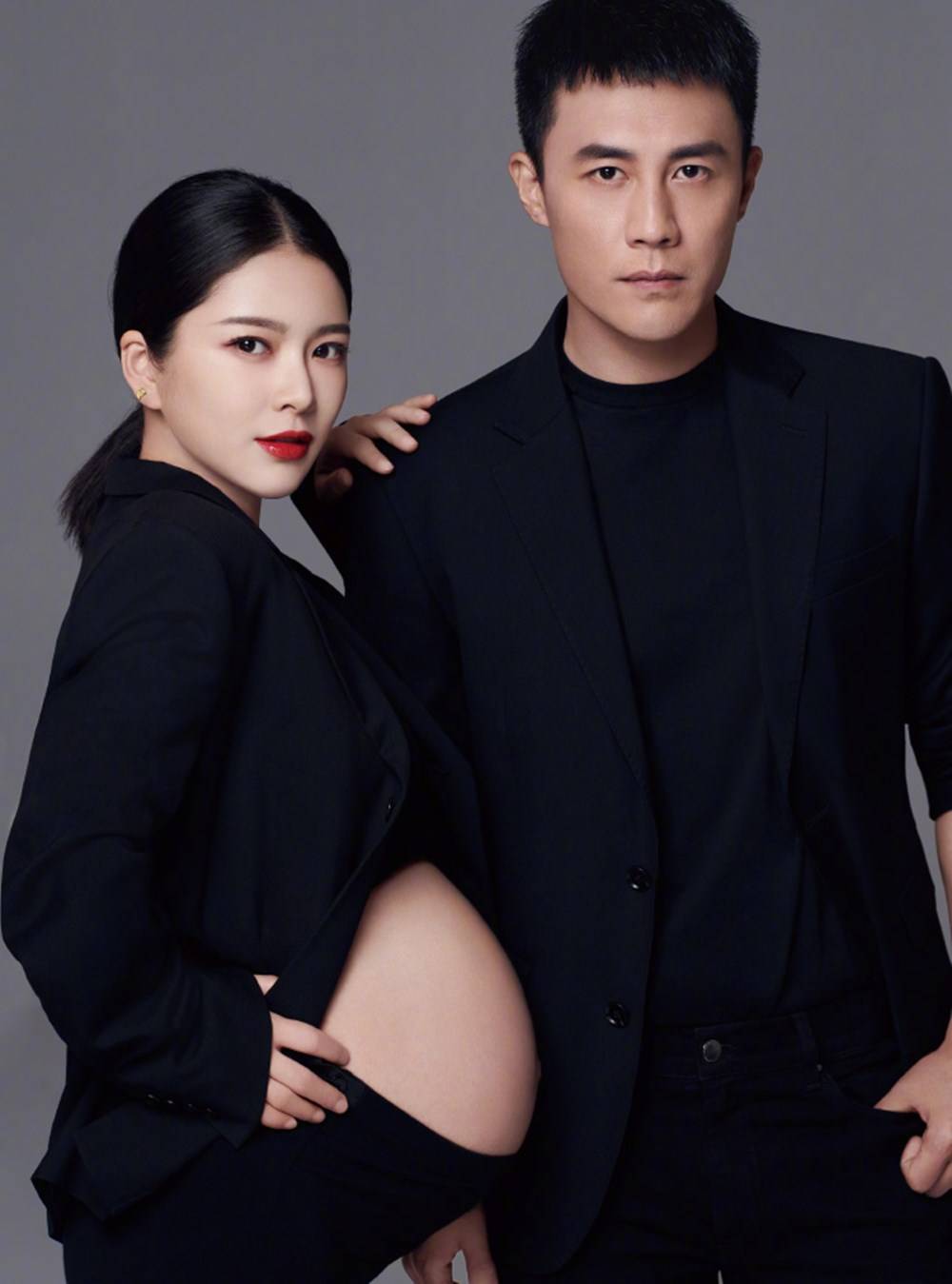 原创杜淳晒王灿保守孕妇照网友看肚型猜男女肚脐凸生男宝