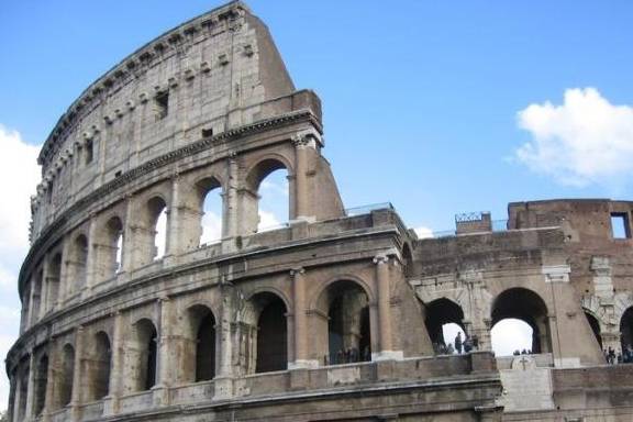 世界著名的历史文化名城，古罗马帝国的发祥地，被称为永恒之城！
