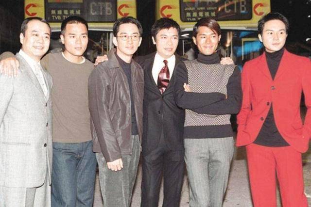 内地明星收入排行榜_香港艺人现状尴尬:TVB连年亏损,艺人收入微薄北上发展艰难