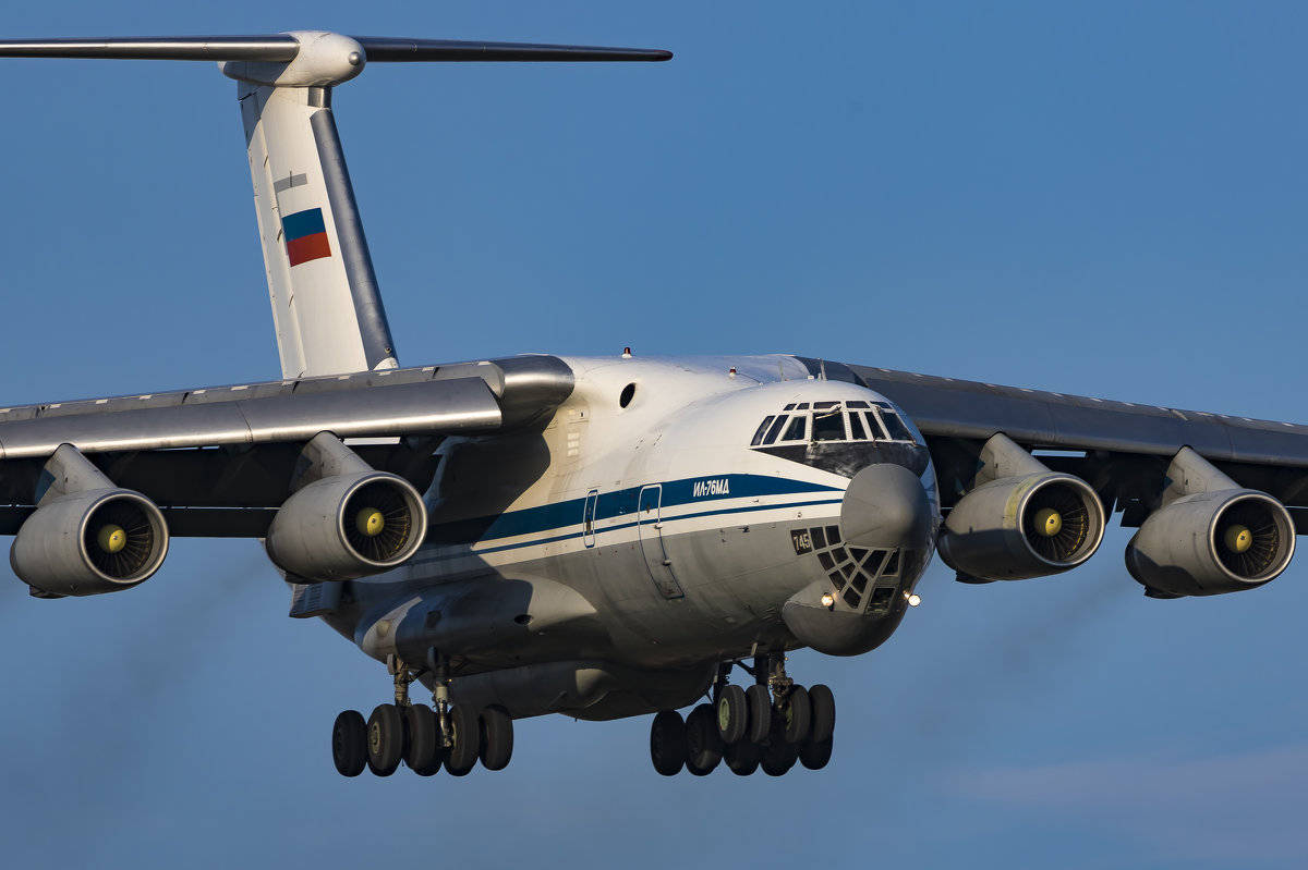 衍生机型众多,俄罗斯军备出口明星,这款运输机实力非凡!_伊尔