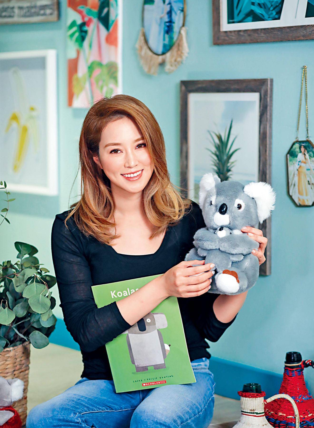 徐子淇还拼五胎?嫁豪门多年仍是花瓶,曾穿紫色羽毛裙浮夸又土气