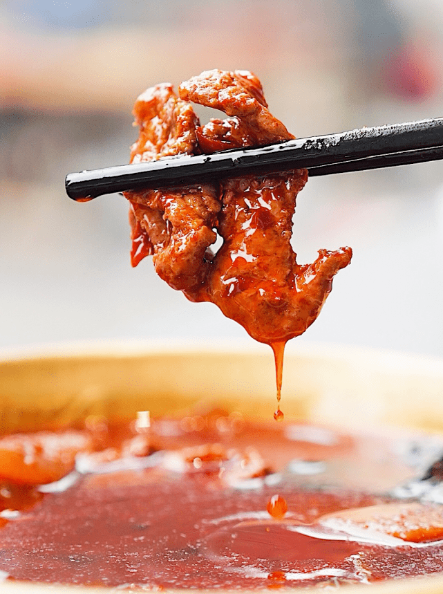 隔天我又點了麻辣牛肉紅油火鍋菜的 外賣,味道與堂食分毫不差,賊爽!