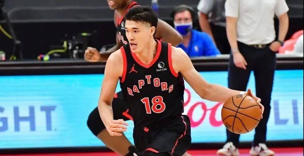 渡边雄太也没辜负纳斯的期望,纳斯给了渡边君充足的上场时间——赛季