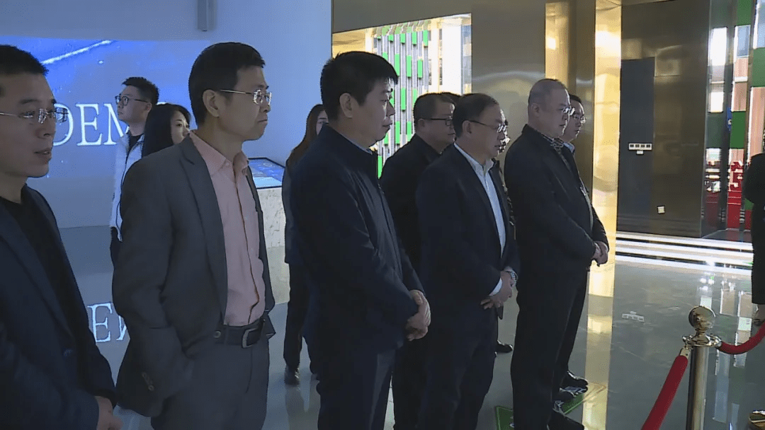 副市长李永胜陪同.