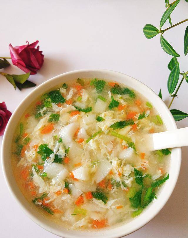 夏天多喝这碗汤清淡营养好消化常喝养胃又瘦身