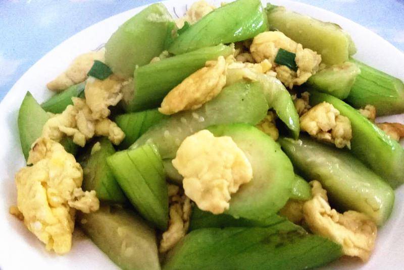 丝瓜配什么炒好吃 beb21a0e5e584c5a9995383820aedb00.jpeg