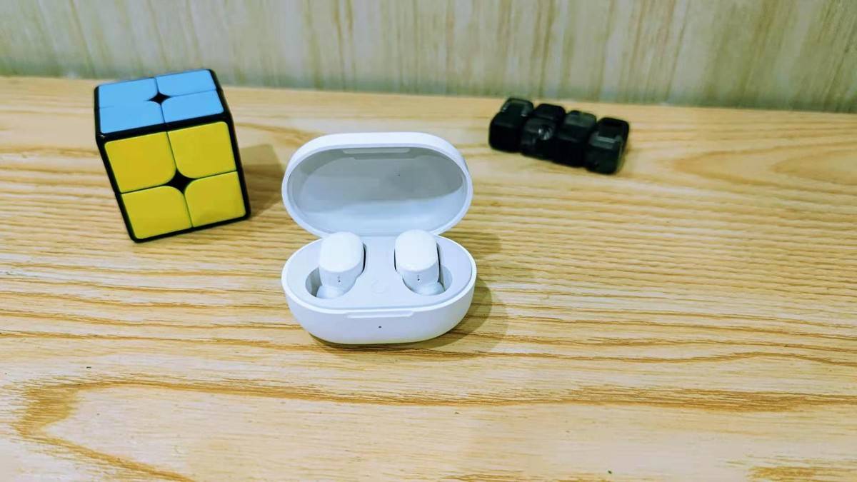 开盖弹窗,值得入手的redmi airdots3_耳机