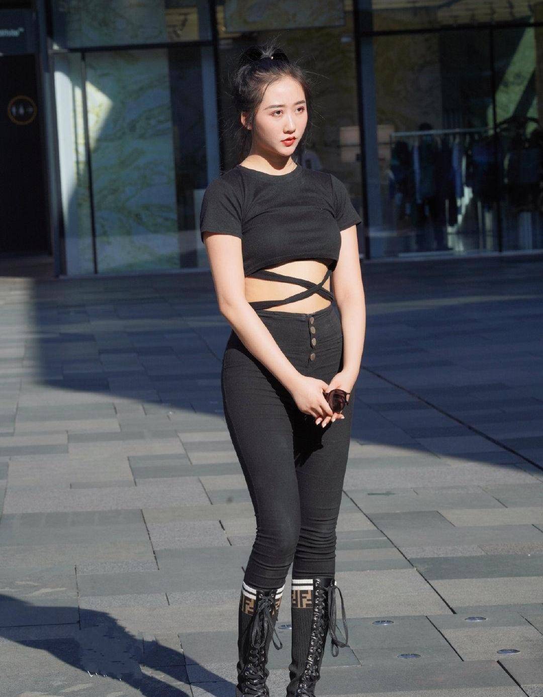 时尚包臀女白裤 db07241805cd44258226956ef92e4e0a.jpeg