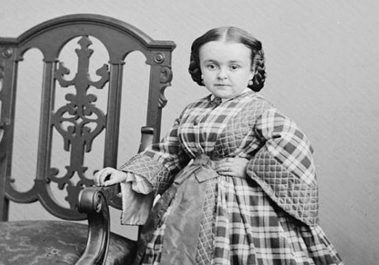 拇指姑娘 嫁了两任丈夫婚礼引万人围观 生活奢侈 真爱成谜 拉维尼娅 沃伦 拇指姑娘 嫁了两任丈夫婚礼引万人围观 生活奢侈 真爱成谜 拉维尼娅 沃伦