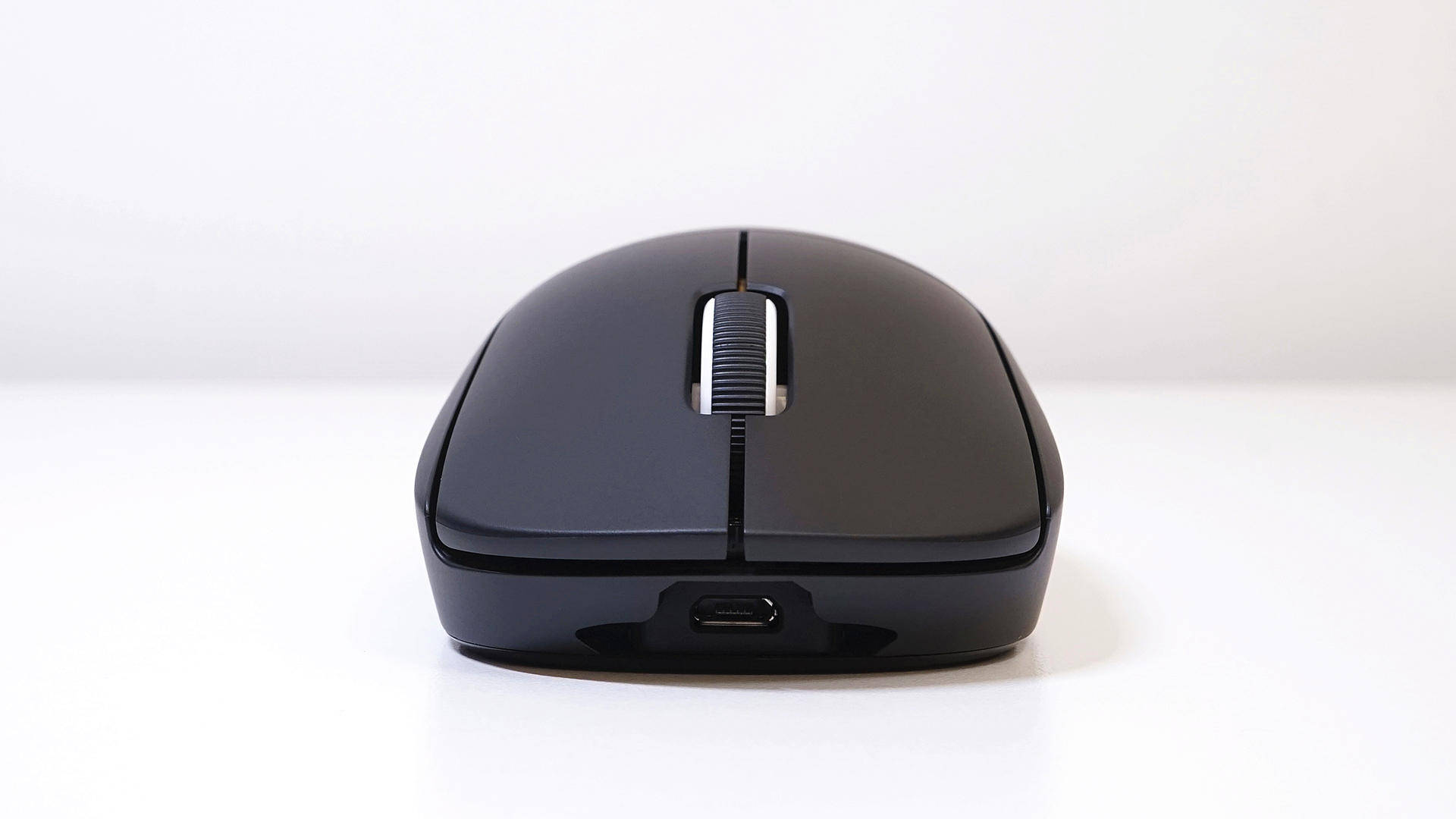 罗技狗屁王二代gproxsuperlight游戏鼠标开箱上手体验