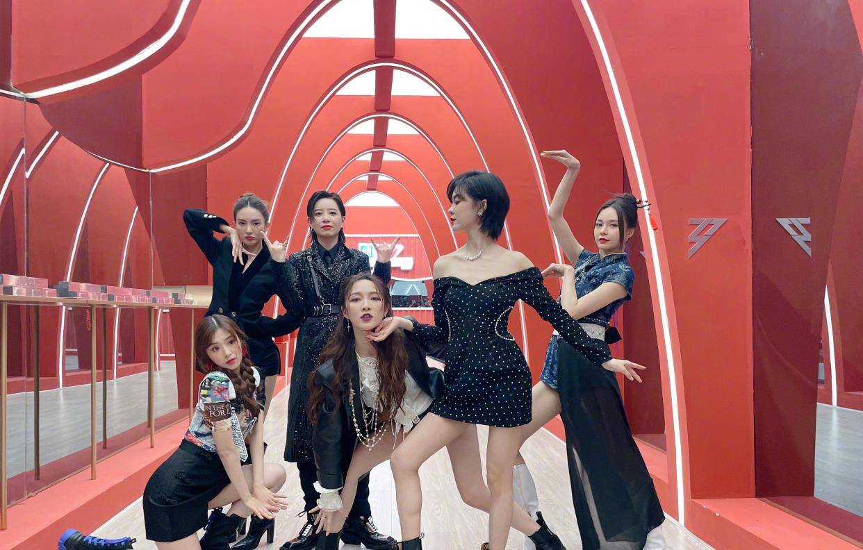 浪姐2成团夜最惊喜的表演竟然是上一季浪姐表演的《大碗宽面》