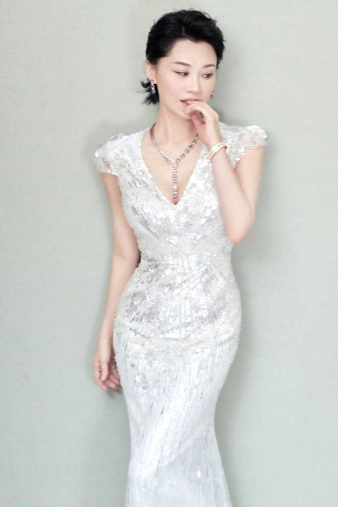 惊艳的女人味裙子 e078328e0a564a4fb5b603cd002ac753.jpeg