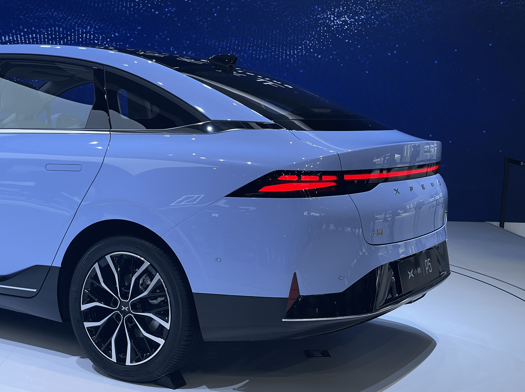 全球首搭激光雷达,小鹏p5亮相上海车展开启预订