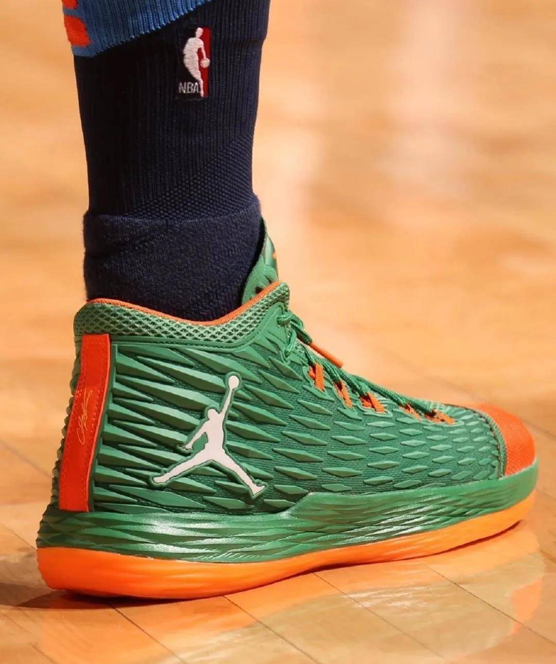 nba球员上脚安东尼这赛季的球鞋还有签名鞋和中国新年配色