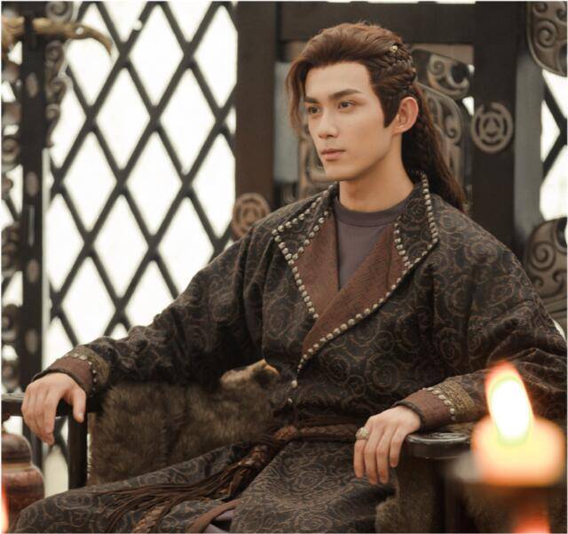 长歌行正在热播男主吴磊为塑身材健身没想到他骨子里是保守派